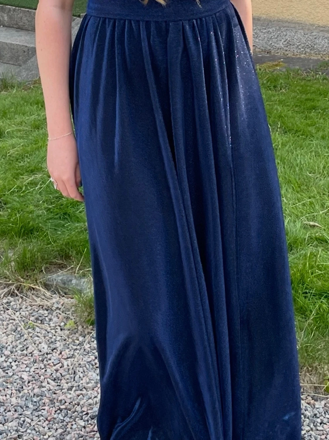 Glittrig balklänning  - 1