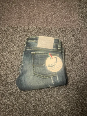 Jacob Cohën jeans - Snygga blå jeans från Jacob Cohën med klassisk femficksmodell i storlek 28, ny skick!