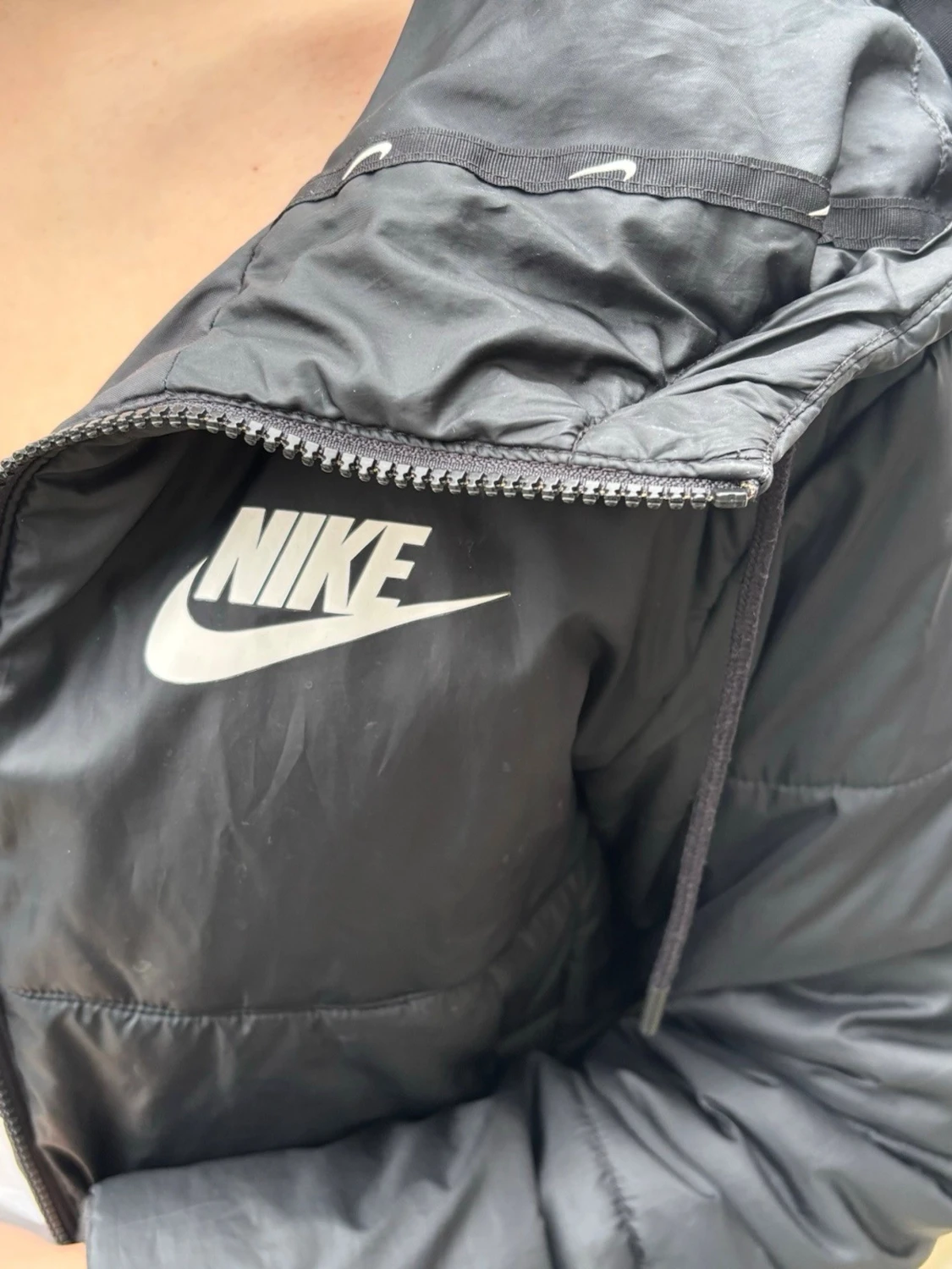 Svart pufferjacka Nike Therma-Fit XS - 2