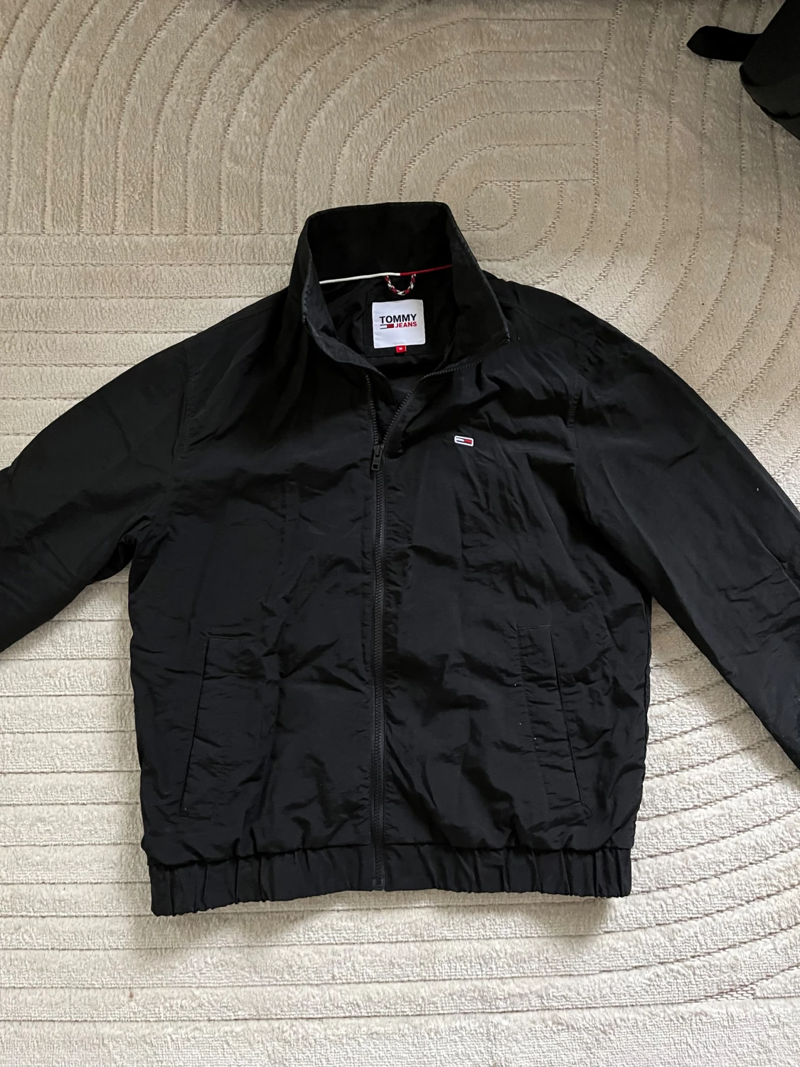 Svart vindjacka Tommy Jeans