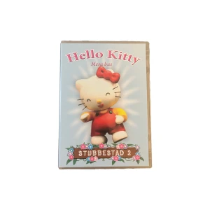 hello kitty - DVD - hello kitty, mera bus - DVD | bra skick med endast normalt slitage på plasten utanpå fodralet | fungerar som den ska, har nyligen testat | tal: svenska, norska | skriv gärna om du har några frågor <3