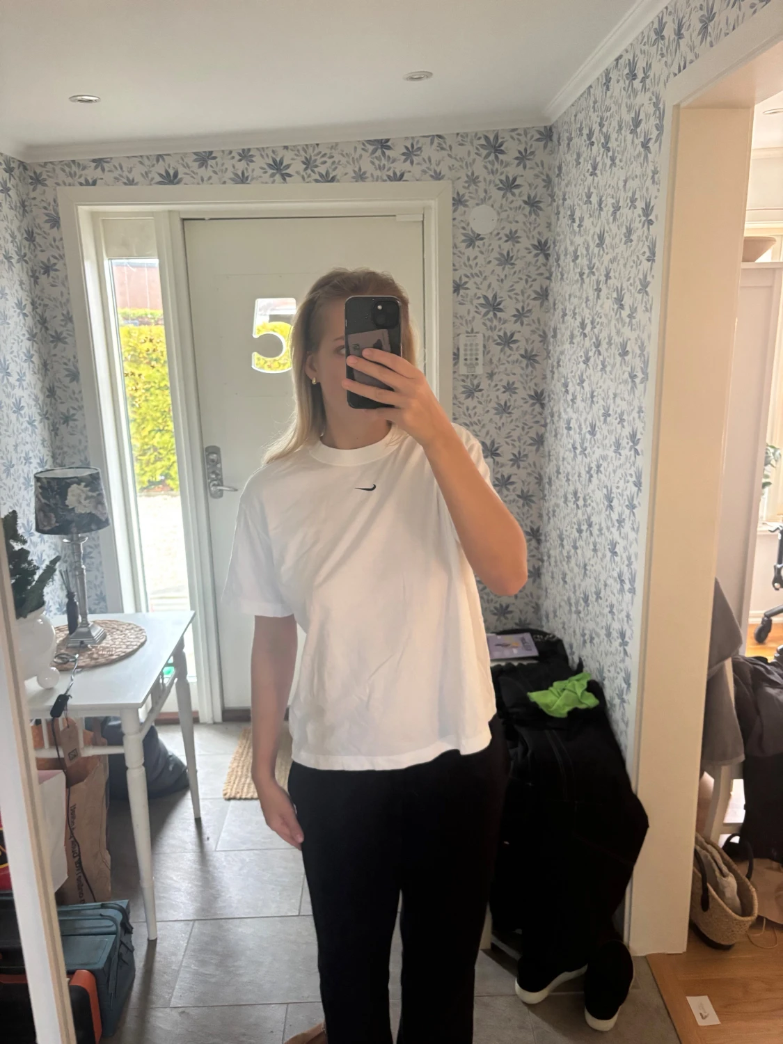 Vit Nike t-shirt med liten logga