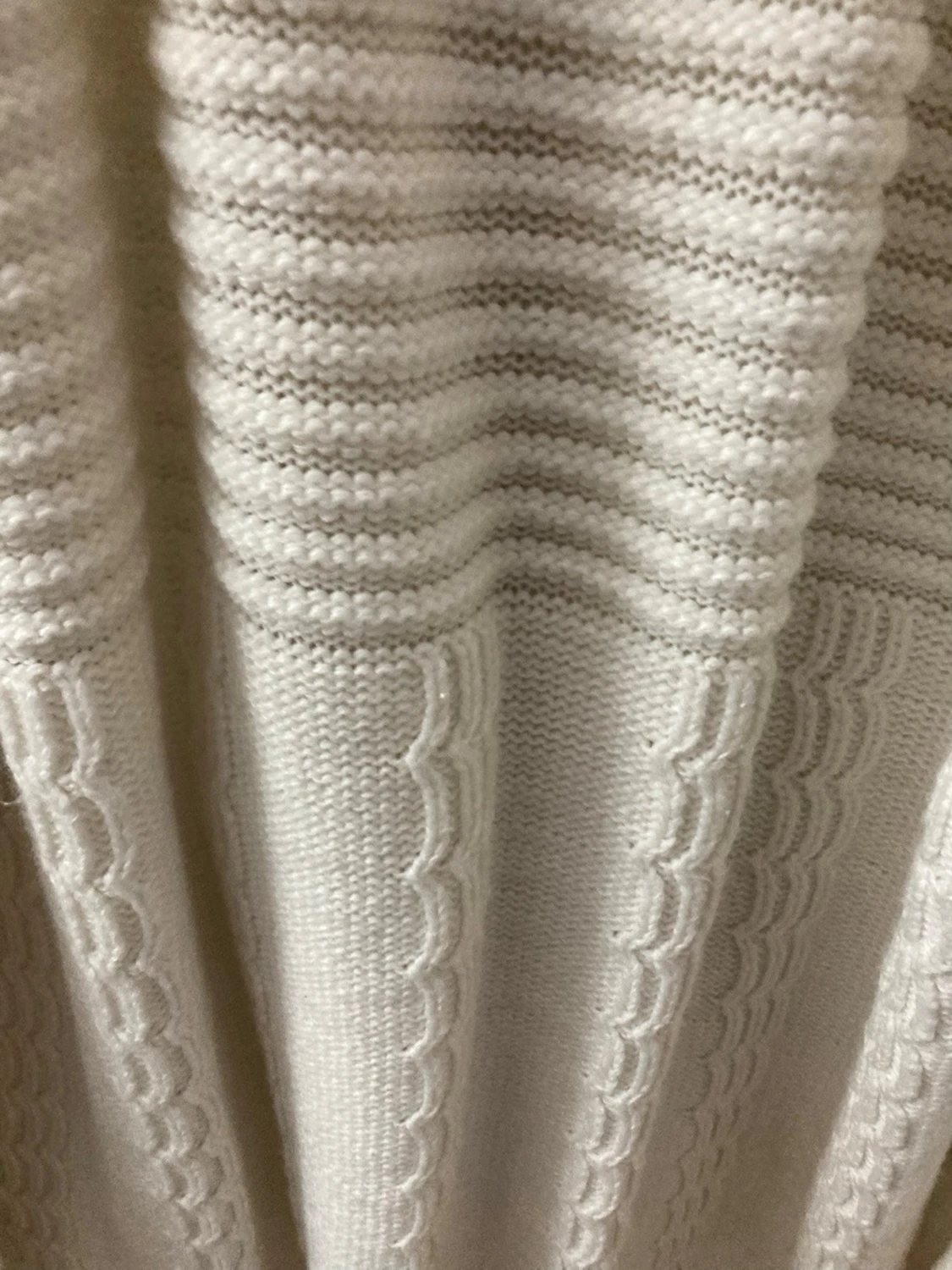 Vit stickad kofta med knyt - 4