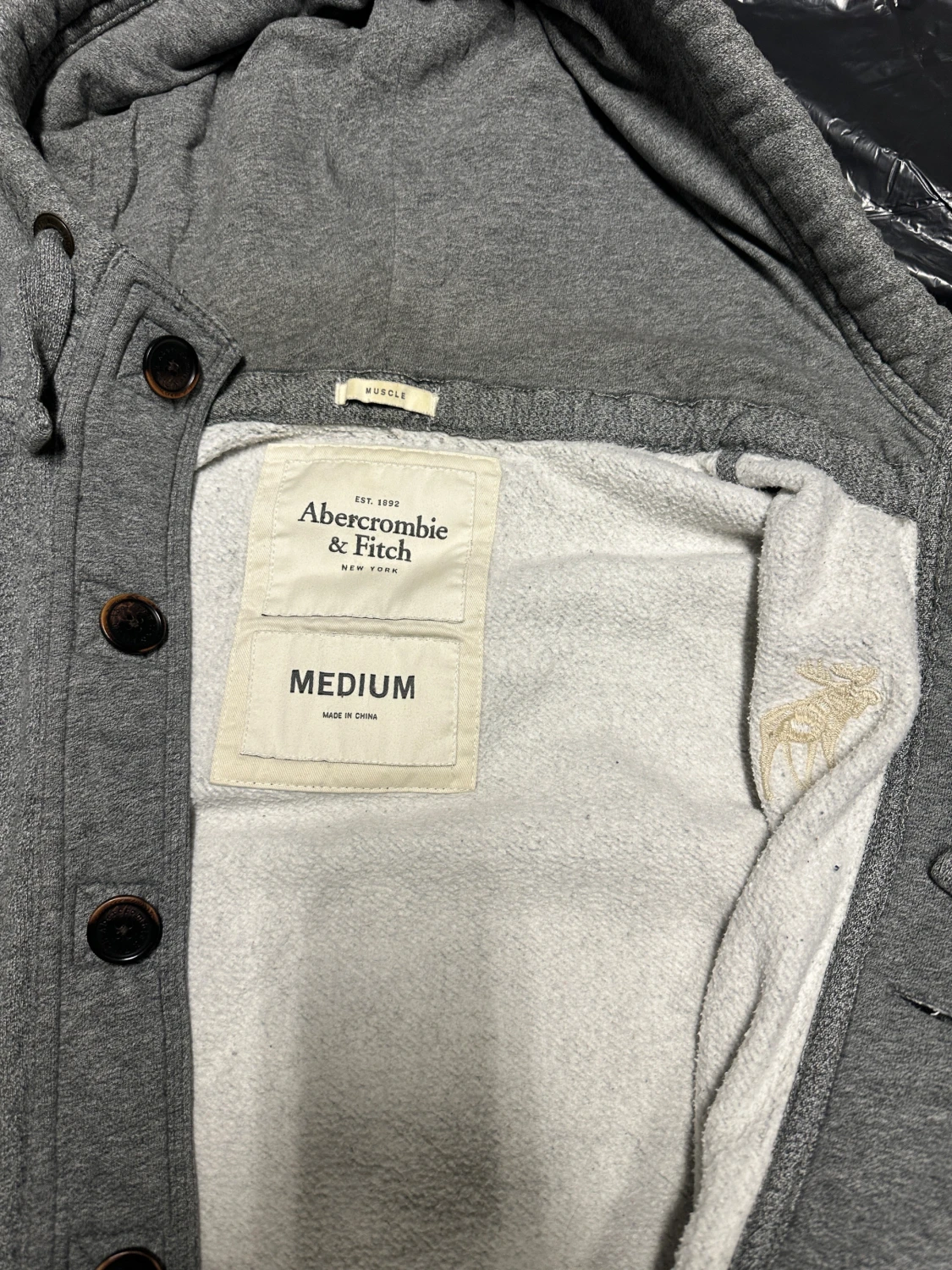 Abercrombie kofta med knappar - 1