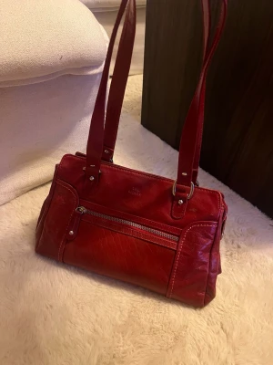 Äkta läder väska the monte - Ser ut som ny, väldigt sparsamt använd!!