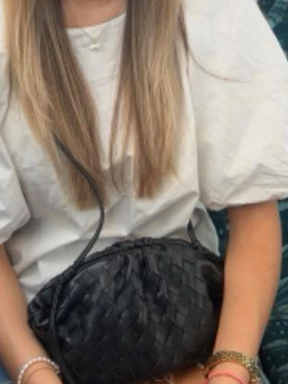 Svart flätad axelväska i skinn