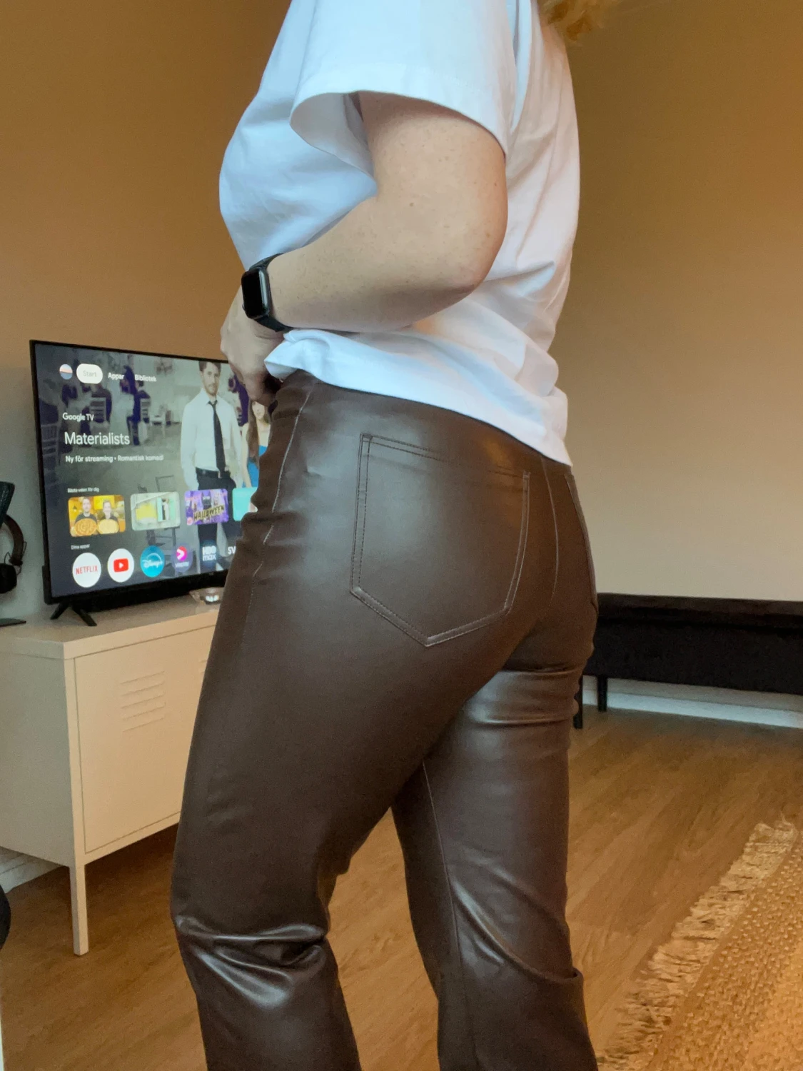 Bruna byxor i skinnimitation - 1