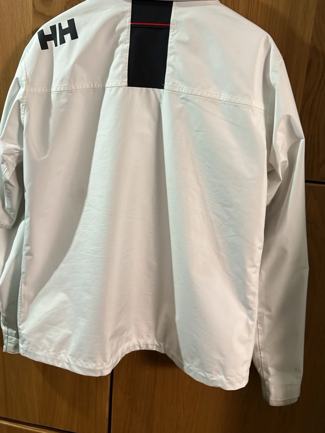 Vit vindjacka från Helly Hansen M - 1