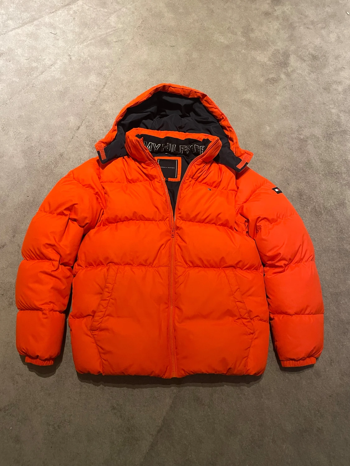 Pufferjacka från Tommy Hilfiger