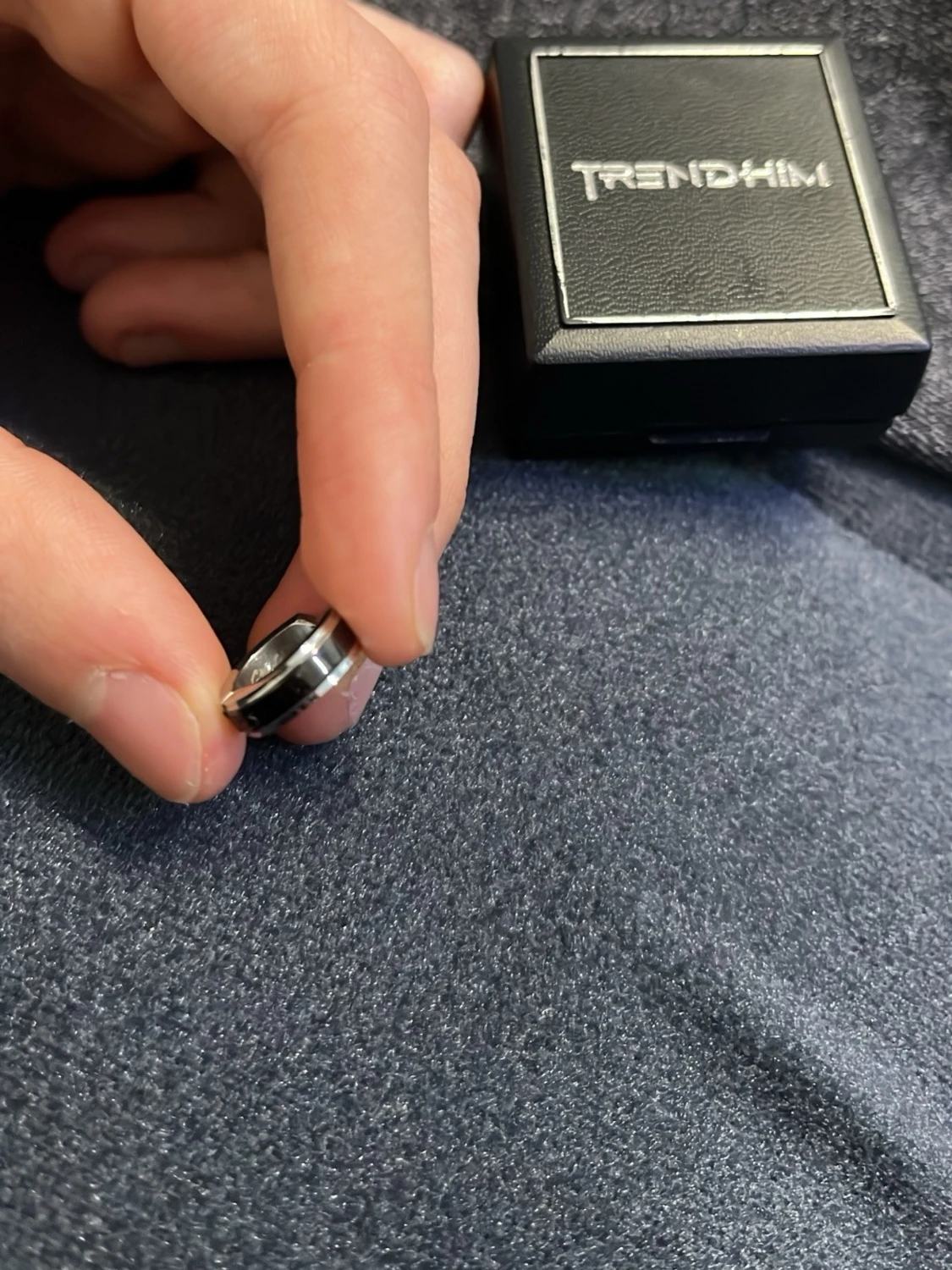 Ingen väst synlig på bilderna - 1