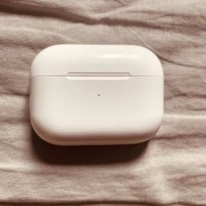 Airpods+Pro - Helt nya och aldrig använda. Skickat samma dag!