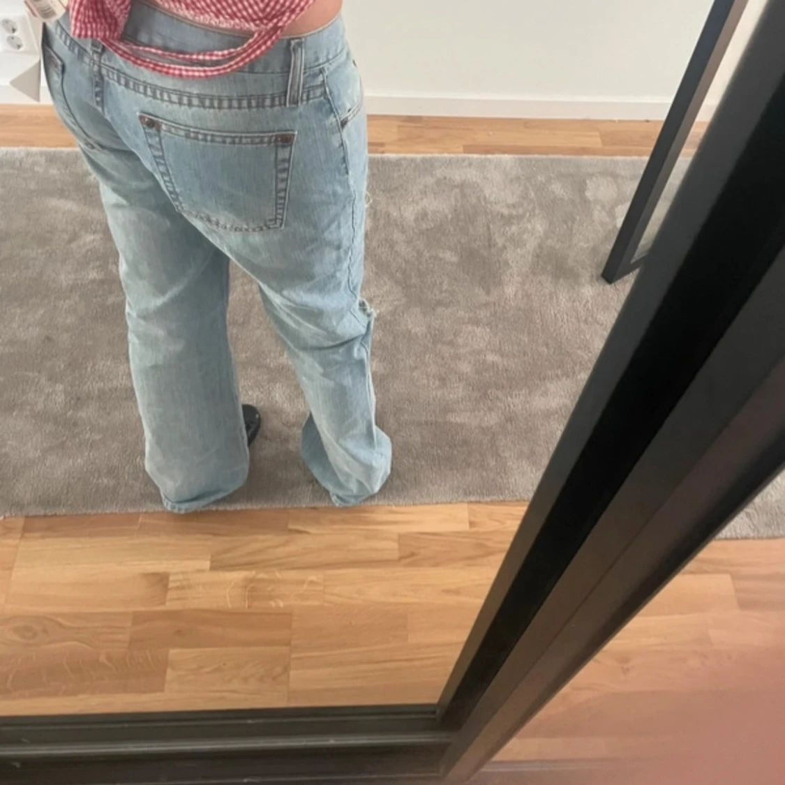 Ljusblå slitna bootcut jeans  - 1