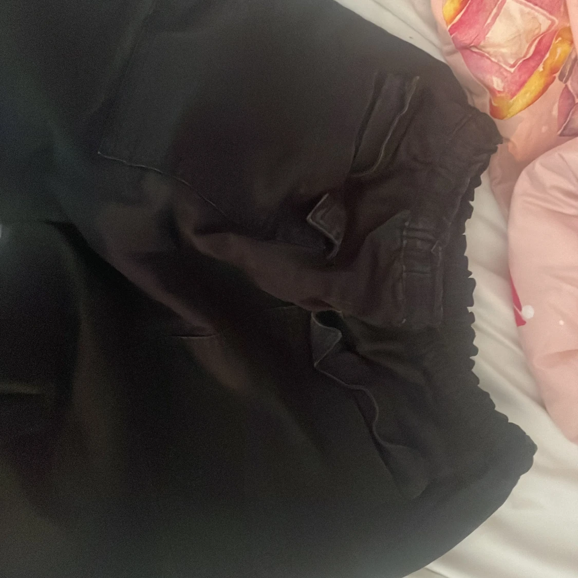 Svarta cargopants med fickor - 3