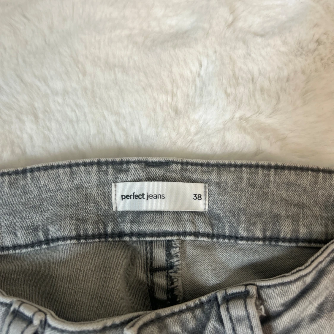 Grå bootcut jeans - 2