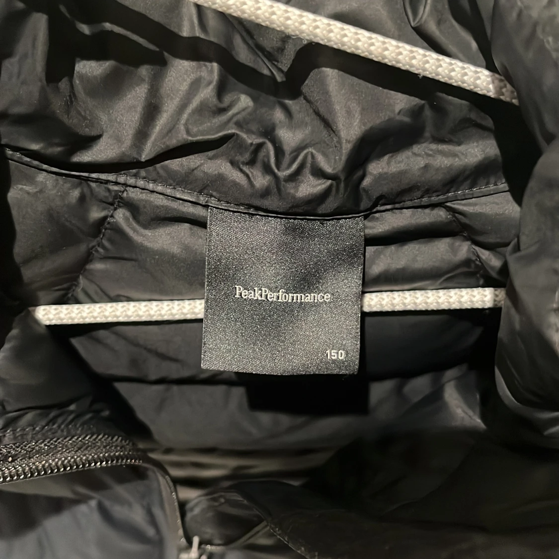 Svart dunjacka Peak Performance storlek 150 - 2