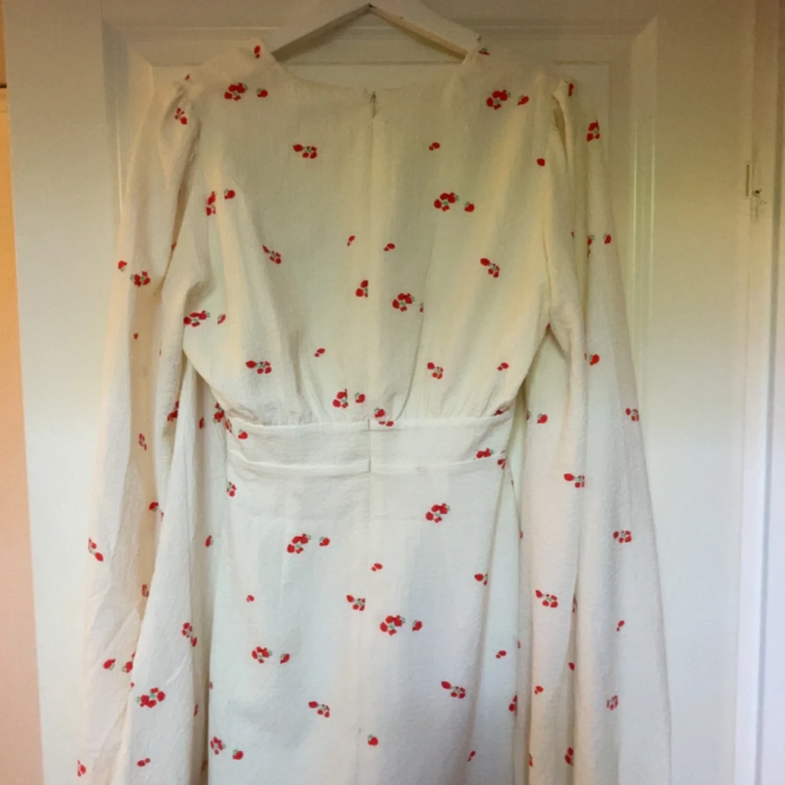 Vit blommig långklänning från Adoore - 2