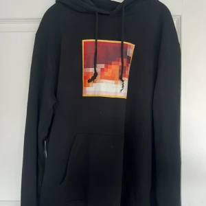 Hov1 hoodie barn av vår tid  - Kan bytas mot en annan hov1 tröja/hoodie