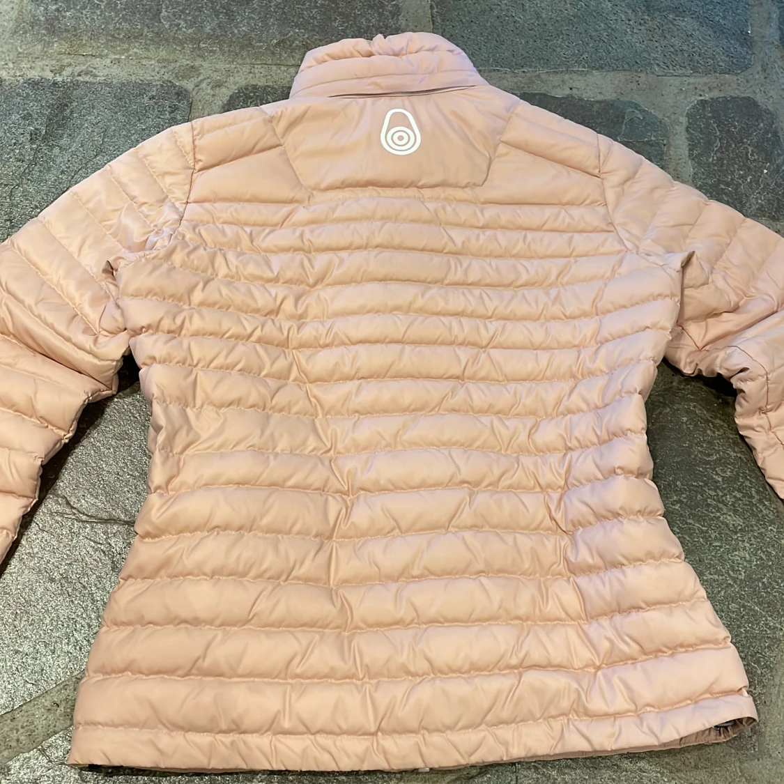 Ljusrosa pufferjacka från Sail Racing - 1