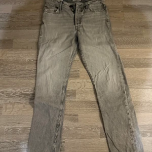 Jack & Jones jeans - Jack & Jones relaxed/chris jeans. Storlek w28/L30.✨hör av er vid intresse eller frågor✨