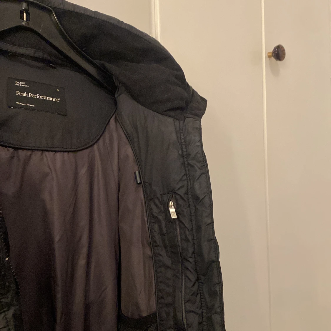 Svart dunjacka Peak Performance S - 3