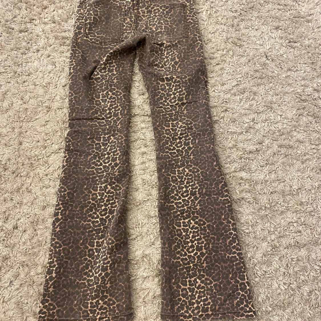 Leopardmönstrade bootcut jeans Nelly - 1