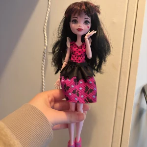 Monster high draculaura gen 2 - Docka