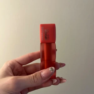 Teddy Tint - Lip tint som håller hela dagen, i princip ny, endast testad! Färgen Baby Tee 25! Nypris 170kr säljer för 120!