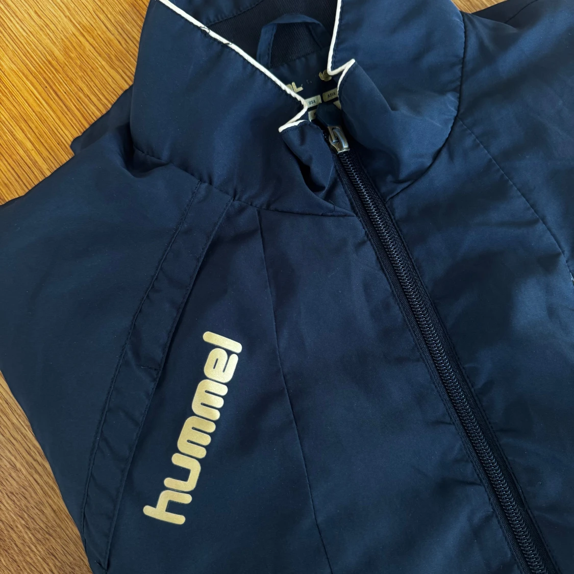 vindjacka från Hummel - 1