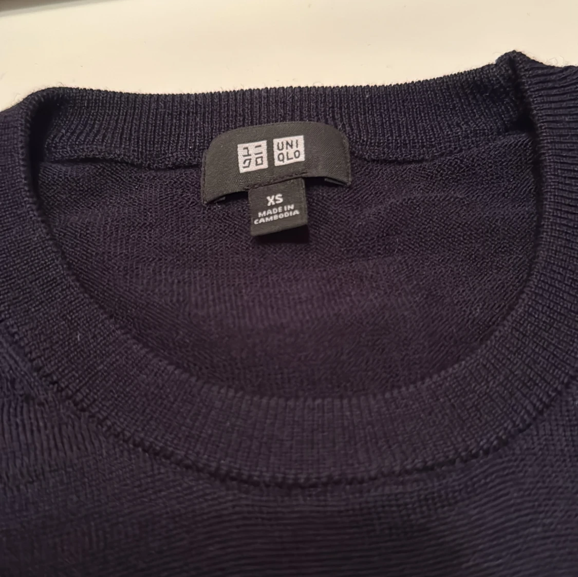 Mörkblå stickad tröja från Uniqlo XS - 1