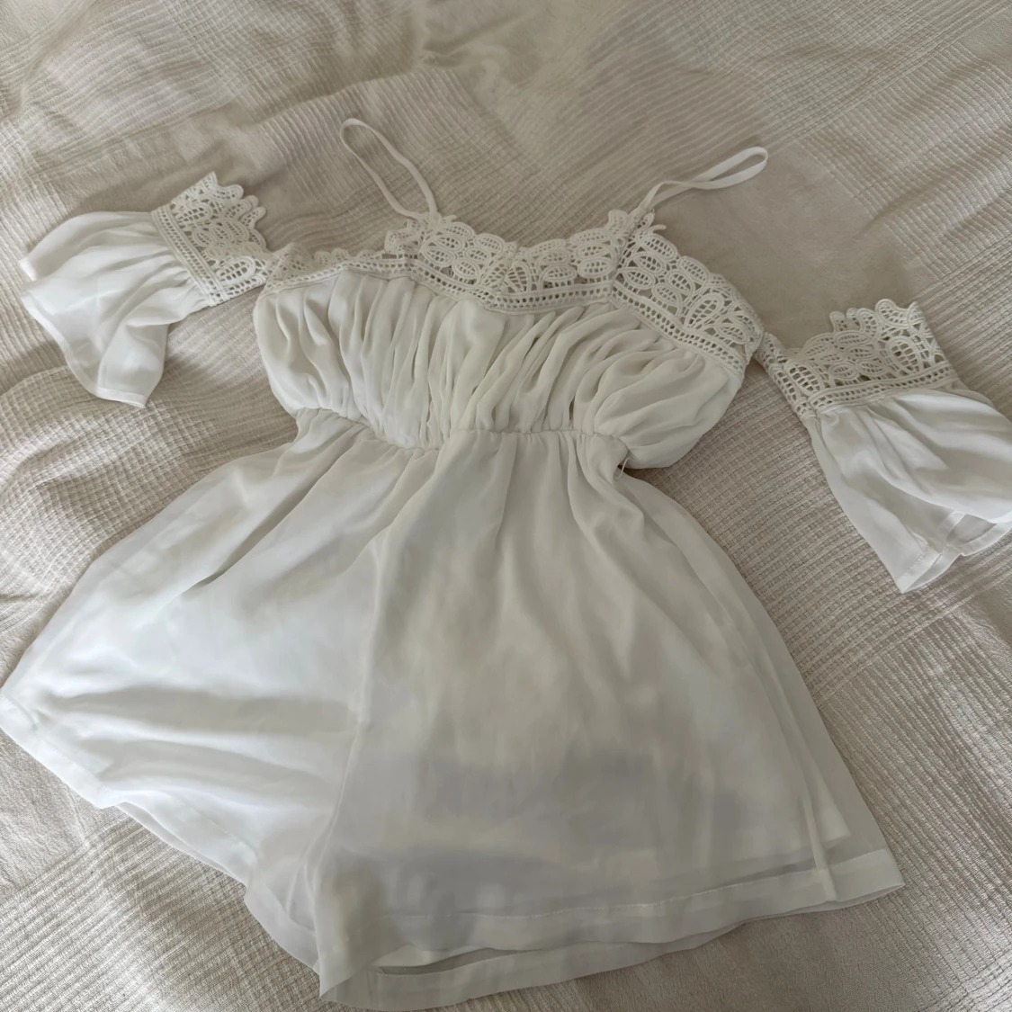 Vit jumpsuit från Girl In Mind - 1