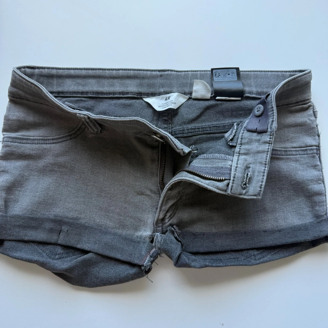 Grå jeansshorts