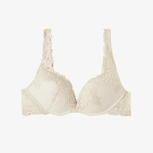 Intimissimi bh - En fin push-up bh från Intimissimi i gräddvit färg. Använd cirka 3 gånger. Skriv gärna vid funderingar🙃