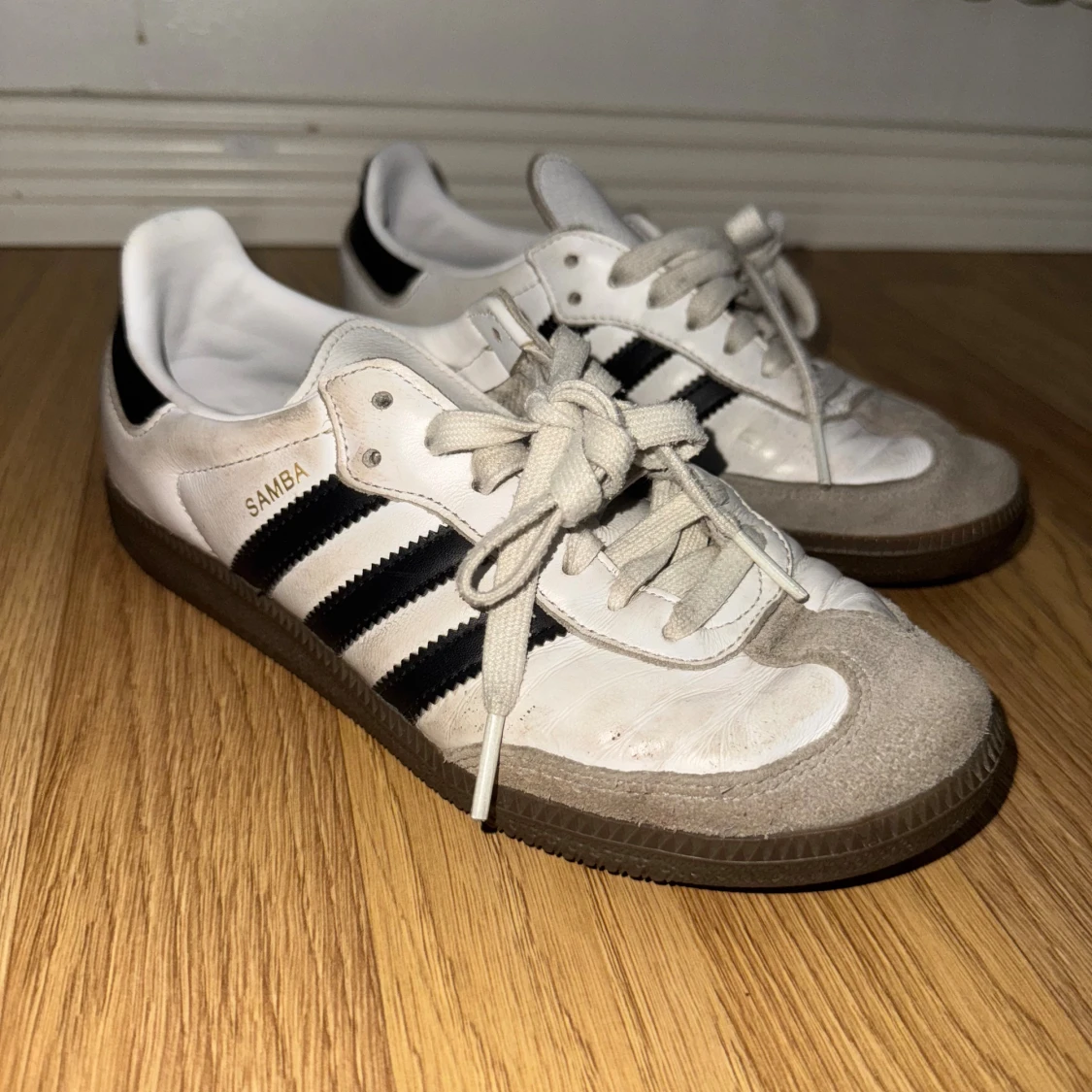 Adidas Samba vita och svarta sneakers - 1