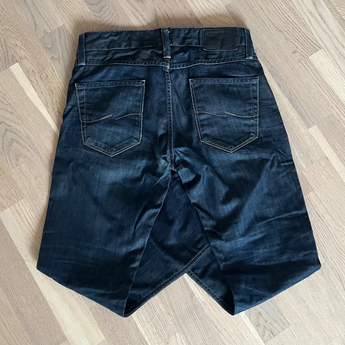 Mörkblå jeans från Jack & Jones - 2
