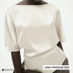 Jättesöt siden topp - använd en gång. Dåligt ljus på andra bilden, därför sen mörkare ut 