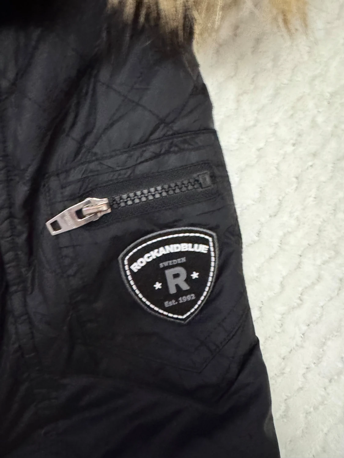 Svart lång dunjacka Rockandblue - 2