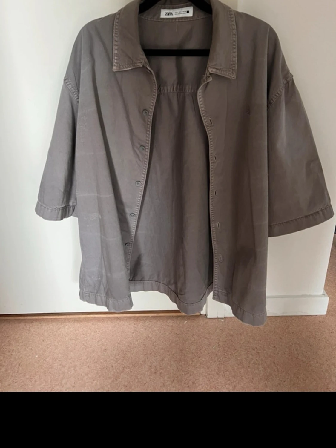 Grå oversized skjorta från Zara - 1