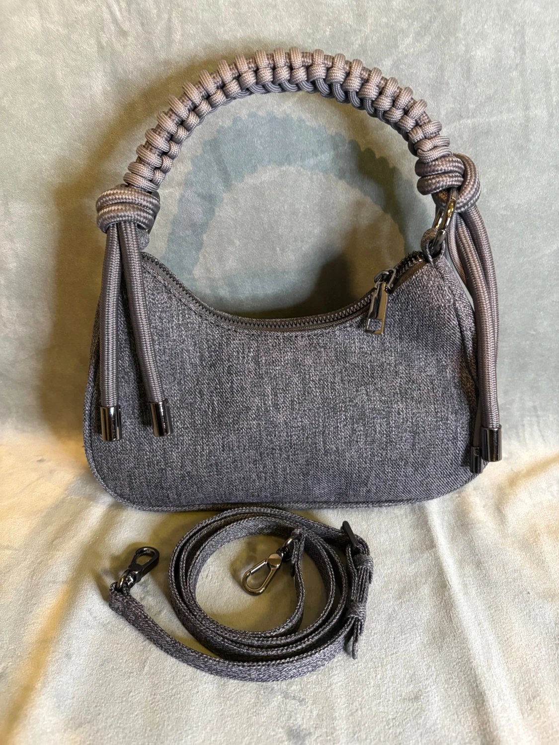 Grå axelväska med flätat handtag NY - 1