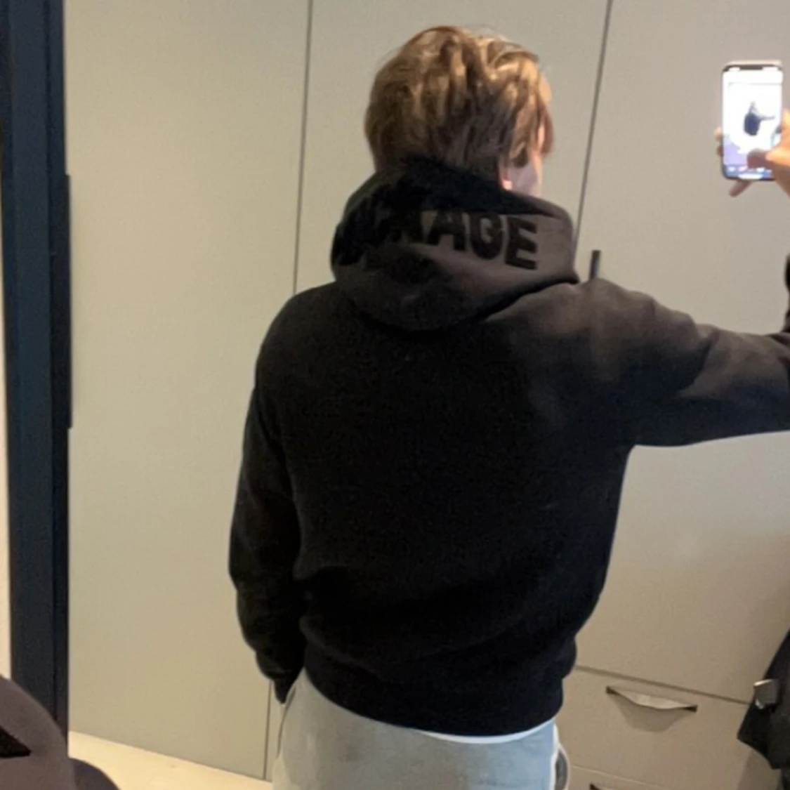 Svart hoodie från Mackage - 4