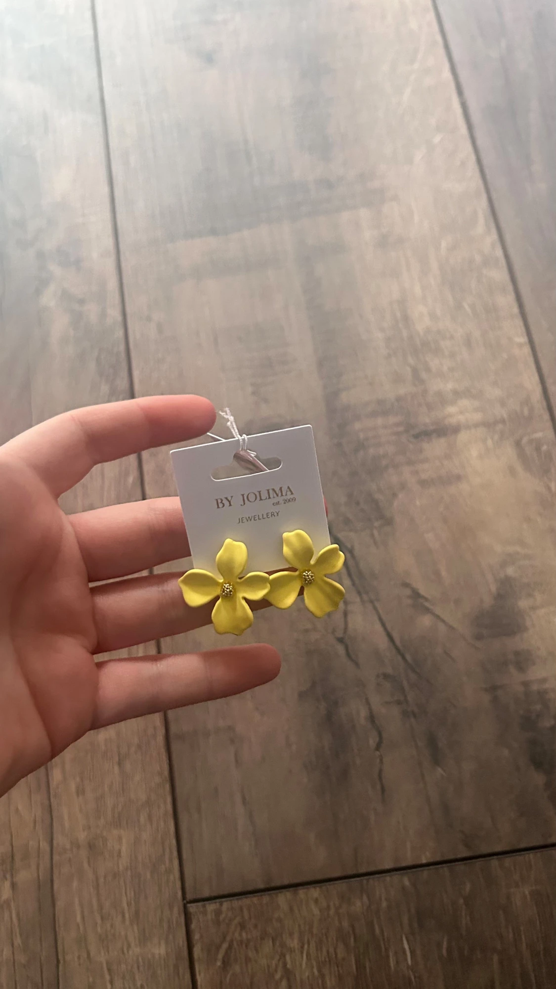 Ingen väst på bilderna