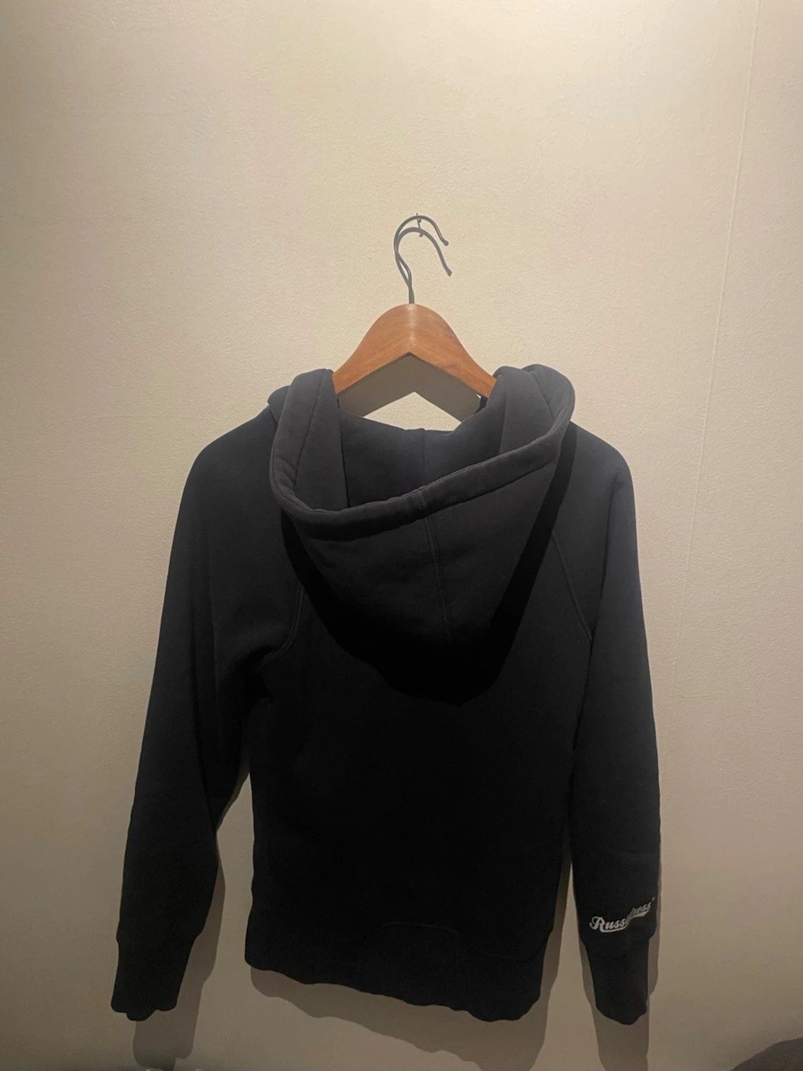 Säljer en blå russemerch tröja   - 1