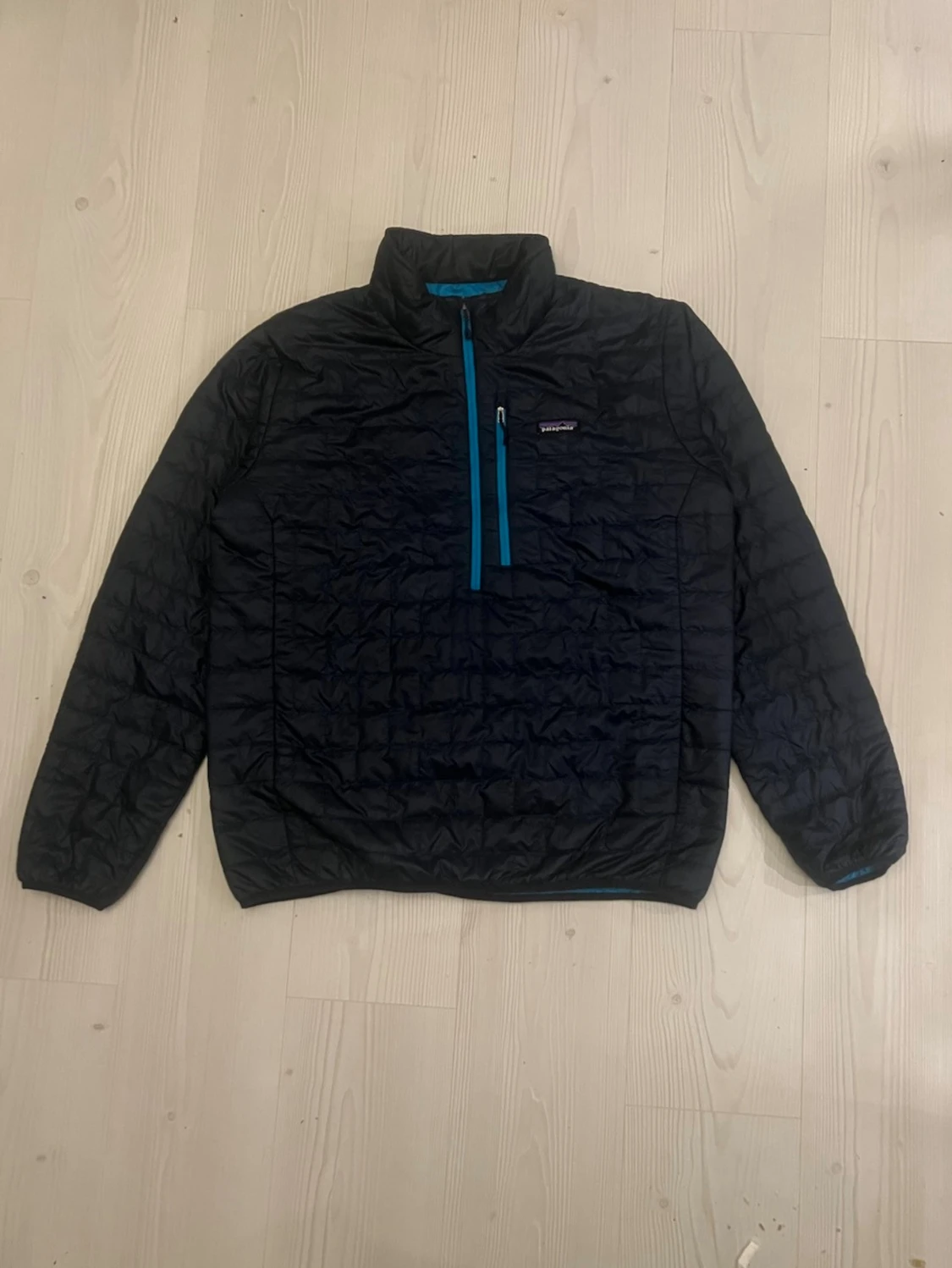 Svart pufferjacka Patagonia XL