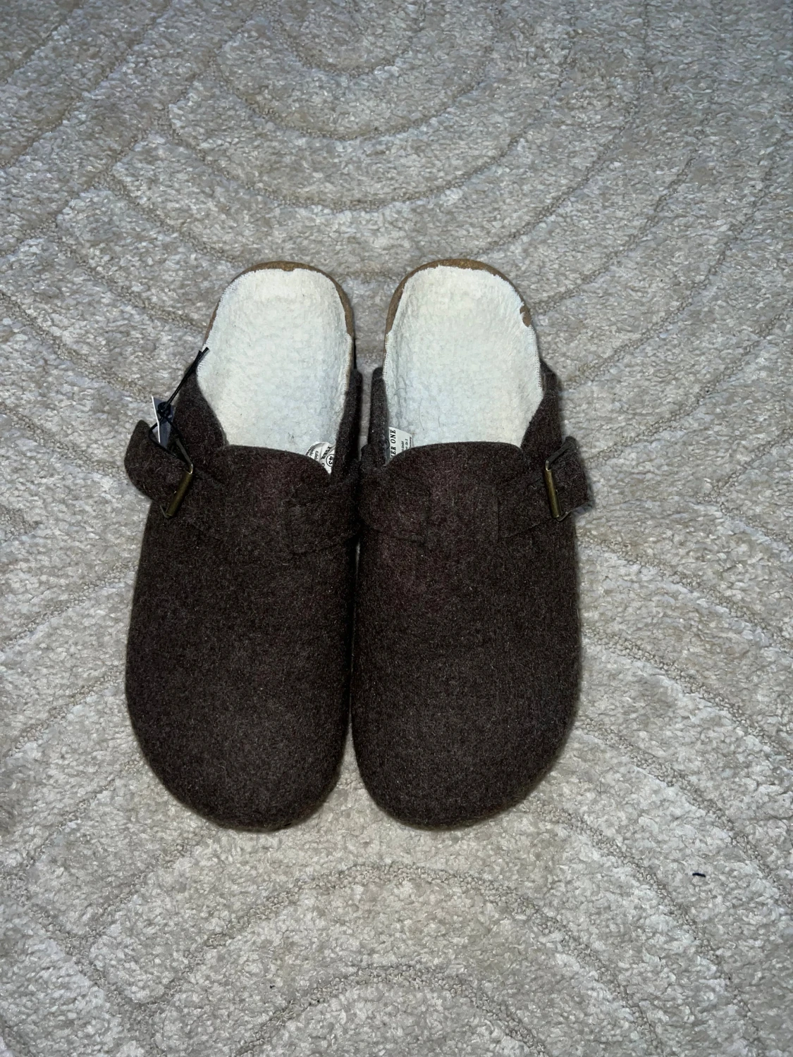 Bruna toffelliknande till birkenstocks - 1