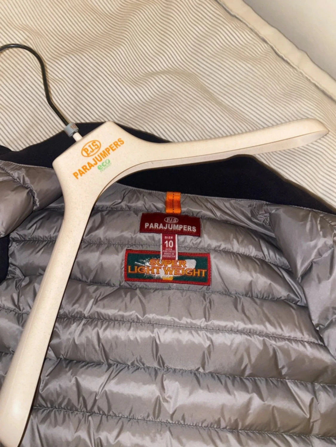 Svart dunväst från Parajumpers - 1