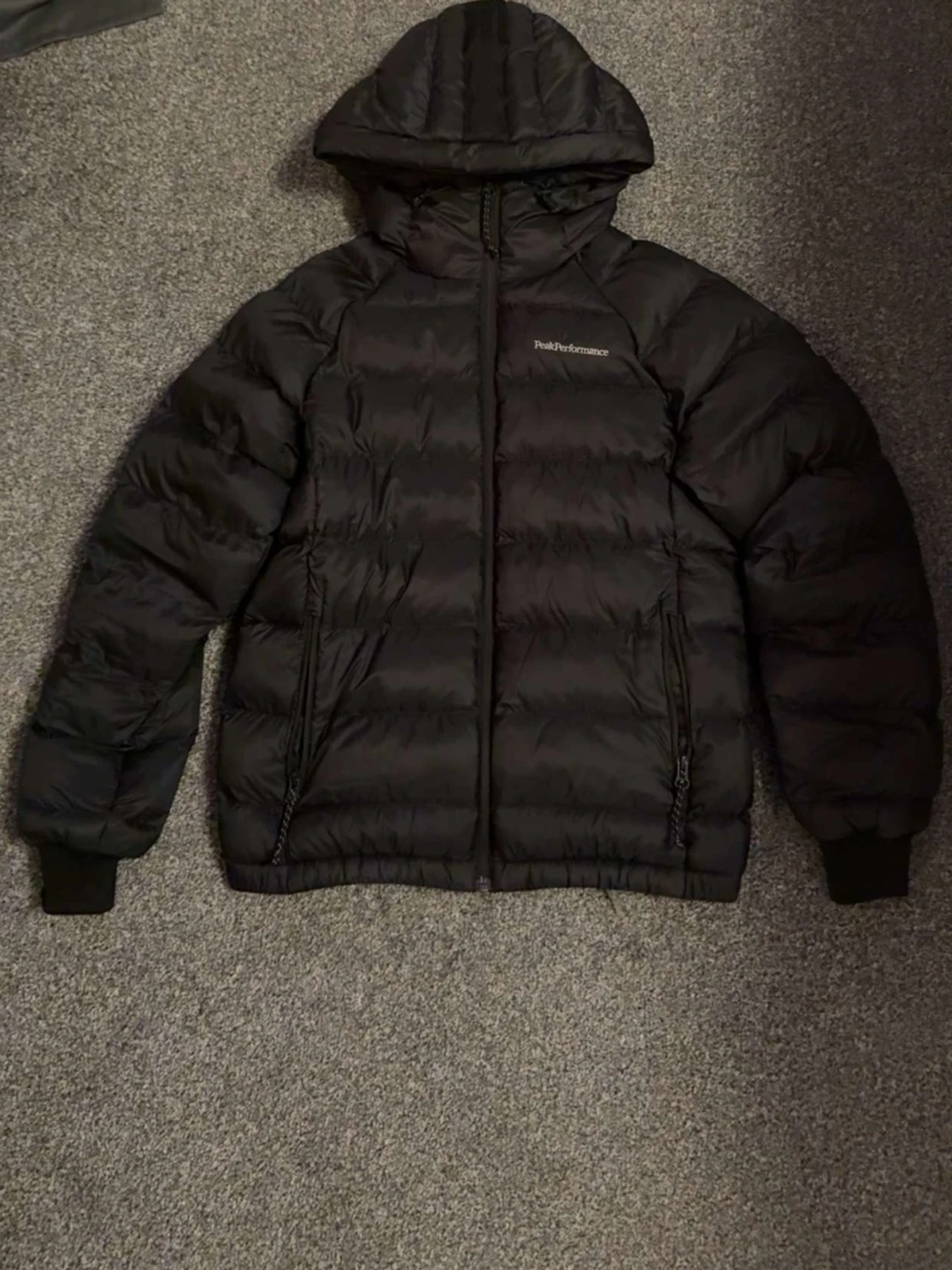 Svart Peak Performance dunjacka XS - 1