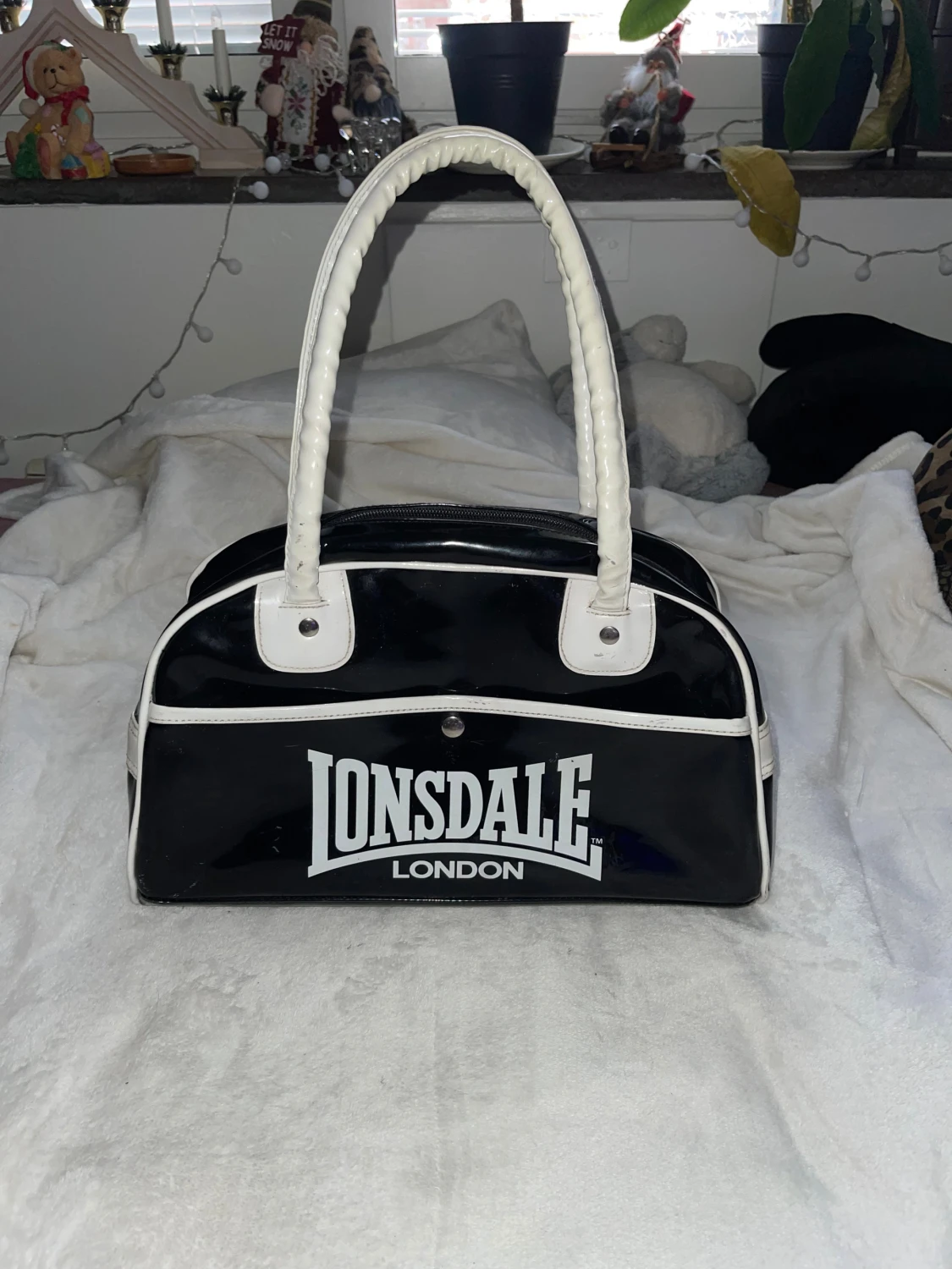 Svart och vit Lonsdale handväska