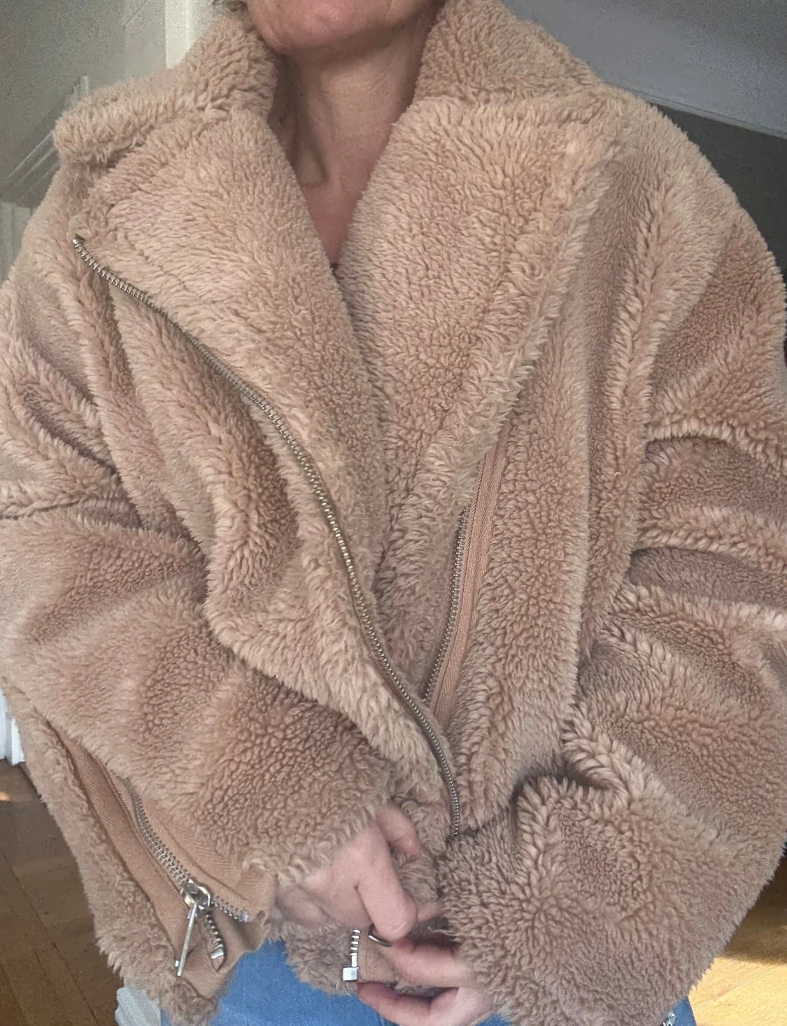 Beige oversized teddyjacka med dragkedjor NA-KD stl.L - 3