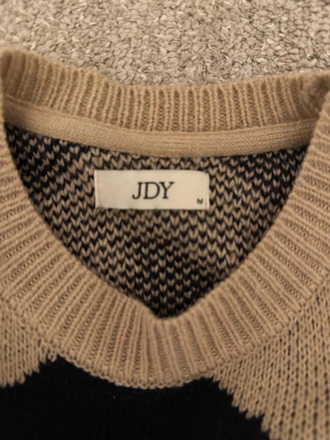 Beige och svart stickad tröja - 4