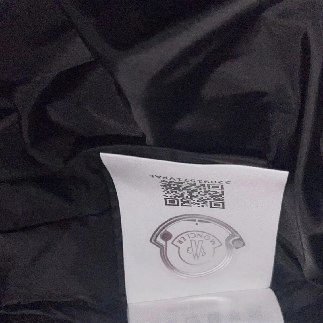 Svart Moncler pufferjacka med huva - 4