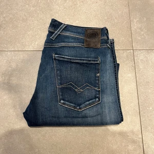 Replay anbass - Tjena, säljer nu dessa riktigt snygga Replay anbass hyperflex i W33L32. Dom är i riktigt bra skick. Nypris 1600✅Vid minsta funderingar så är det bara att höra av sig//Allt gott